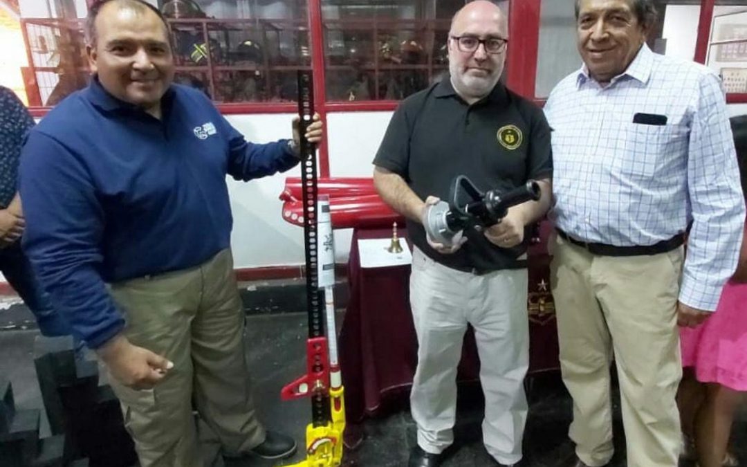 18 de Enero de 2020 Fundación Granate hace entrega de Material Menor para la atención en emergencias de rescate y combate de incendios. Gracias a Fondos adquiridos por empresa WALMART.